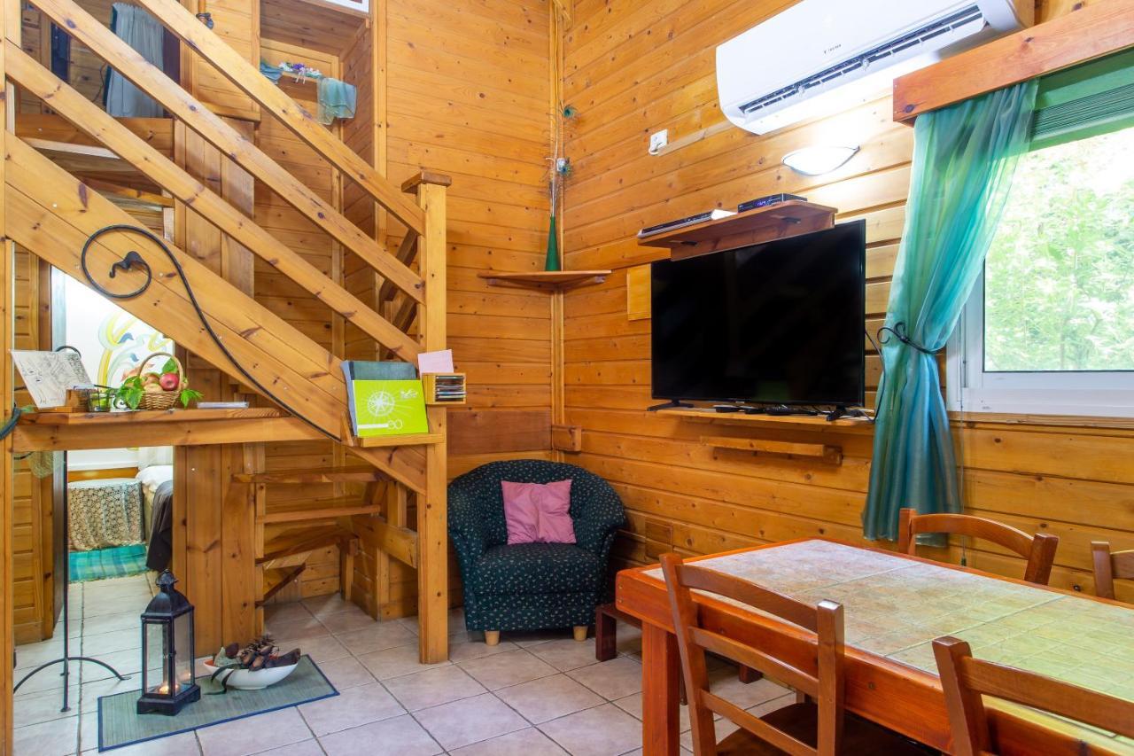 Invito Villa Rosh Pinna Exterior photo